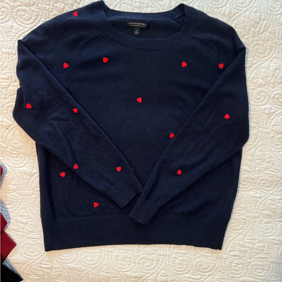Banana Republic blue sweater with hearts. Long sleeve - Picture 1 of 4